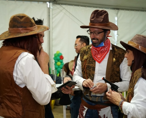 WESTERN COWGIRL