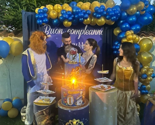 Festa a tema Bella e la Bestia - candeline e torta